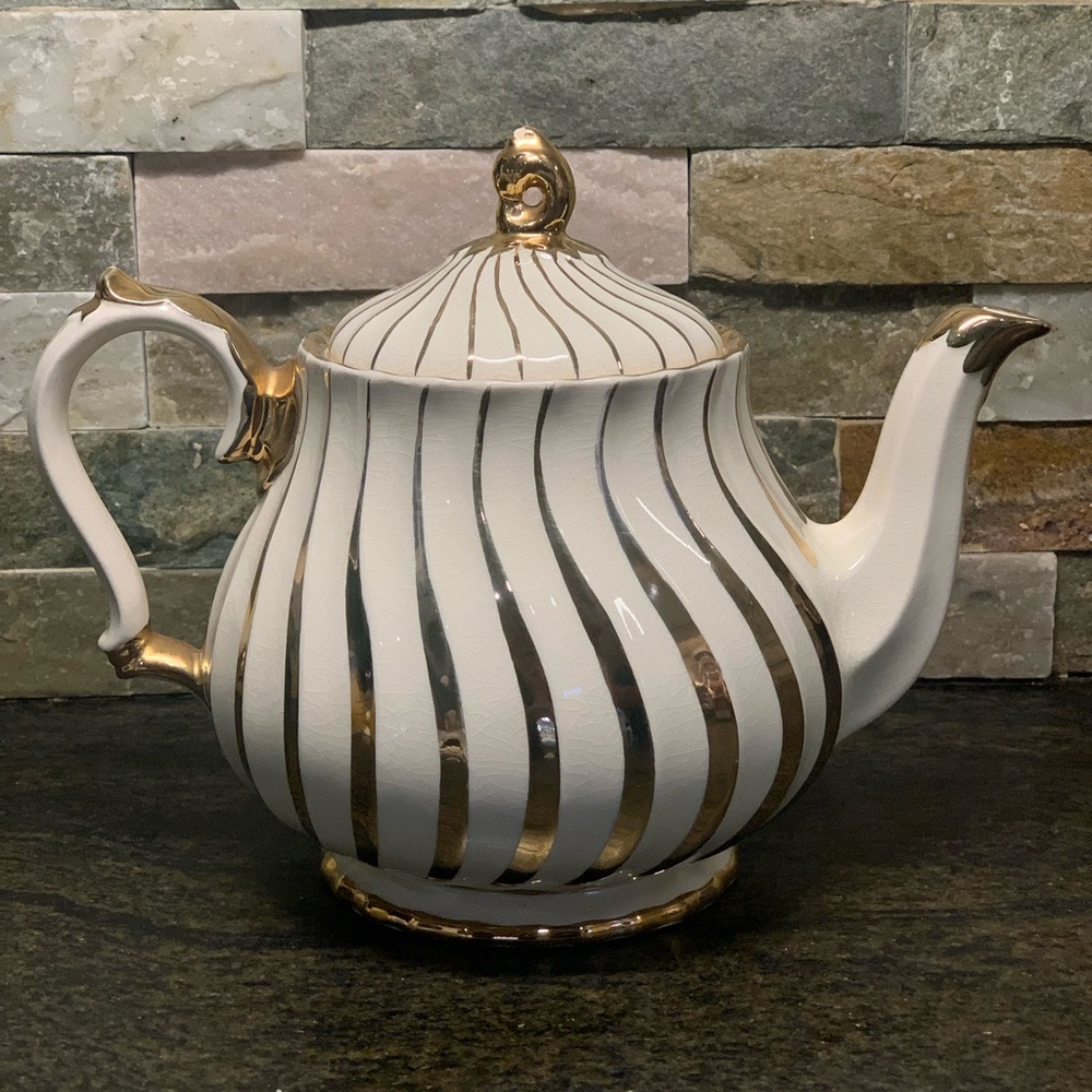 SADLER | Vintage Gold Swirl Teapot